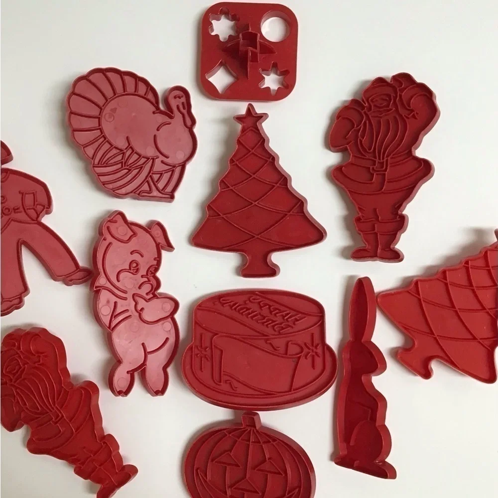 Tupperware Cookie Cutters Vintage SET OF 11 Various Holidays Red Plastic Handles